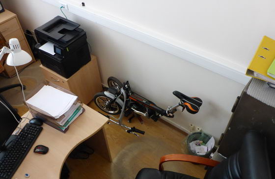 Хранение электровелосипеда Airwheel в офисе
