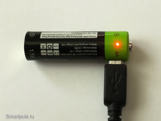 Li-ion 1.5 В аккумулятор формата AA Znter, разъём микро-USB для зарядки и светодиод