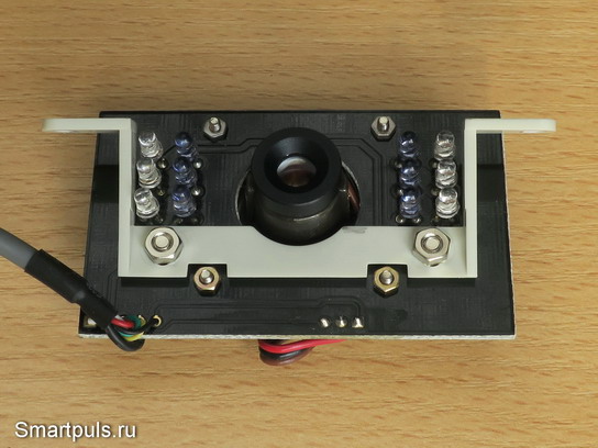 Инфракрасная камера детектора DORS 1100, вид спереди