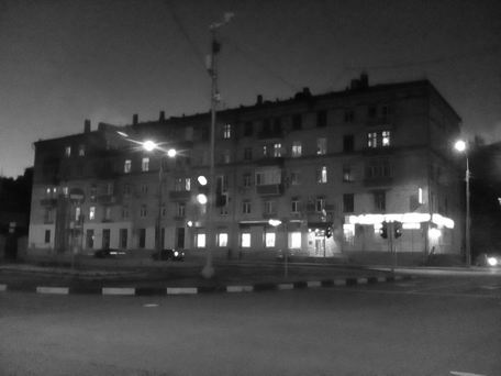 ночное черно-белое фото смартфон Leagoo M7