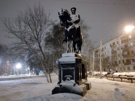 Москва, памятник Маршалу Рокоссовскому. Тест фотосъемки смартфоном lenovo vibe p1m