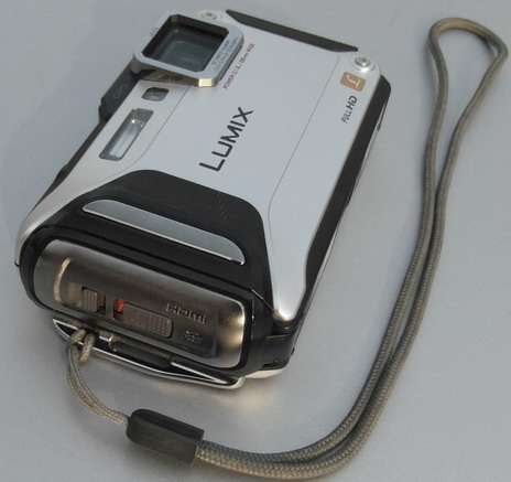 Фотоаппарат Panasonic Lumix DMC-FT5 - вид сбоку