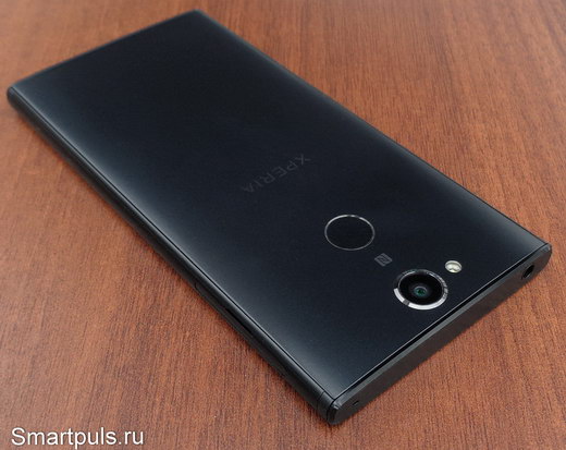 смартфон Sony xperia xa2 - вид сзади