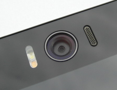 Фронтальная камера смартфона ASUS Zenfone Selfie (ZD551KL)