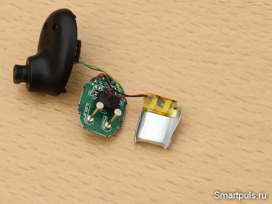 Аккумуляторы наушников TWS с контактами, выходящими из "подушечки" прямо