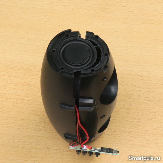 Разборка Bluetooth-колонки L2 - отскребаем пассивные излучатели