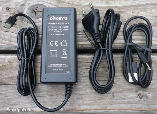 Комплект планшета Chuwi Hi13 - зарядное устройство (зарядка) и кабель USB Type-C