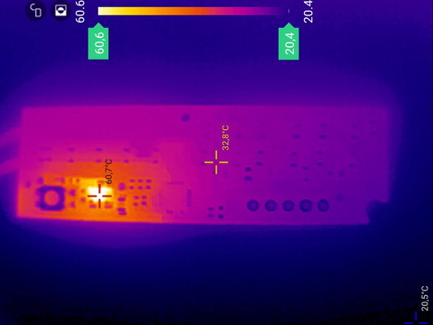 Тепловое фото индикатора заряда аккумулятора с вольтметром