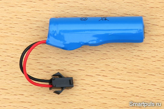 Литий-ионный аккумулятор 14500 для электромеханических игрушек - вид сбоку, где расположена плата защиты