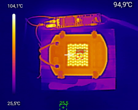 Тепловой снимок COB-светильника с импульсным драйвером