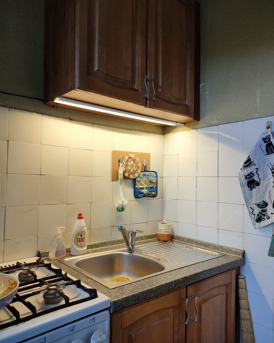 кухонный светильник под навесной шкаф с бесконтактным выключателем