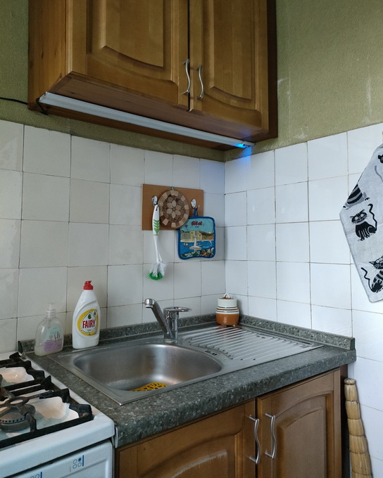 кухонный светильник с бесконтактным выключателем в выключенном состоянии