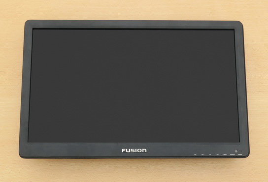 Телевизор Fusion FLTV с разбитым экраном - вид спереди