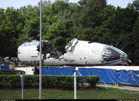 Уничтожение самолёта Ту-114 в аэропорту Домодедово, 2006 г.