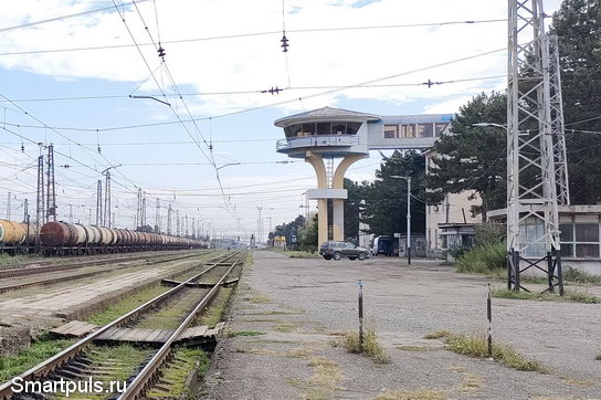 Диспетчерская вышка на железнодорожной станции Хашури