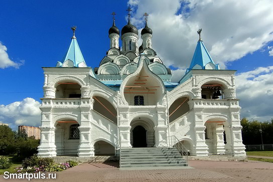 Церковь Благовещения в Тайнинском (Мытищи) - западная сторона