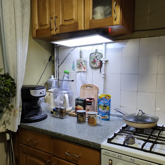 Светильник для местного освещения (на кухне) из разбитого монитора или телевизора