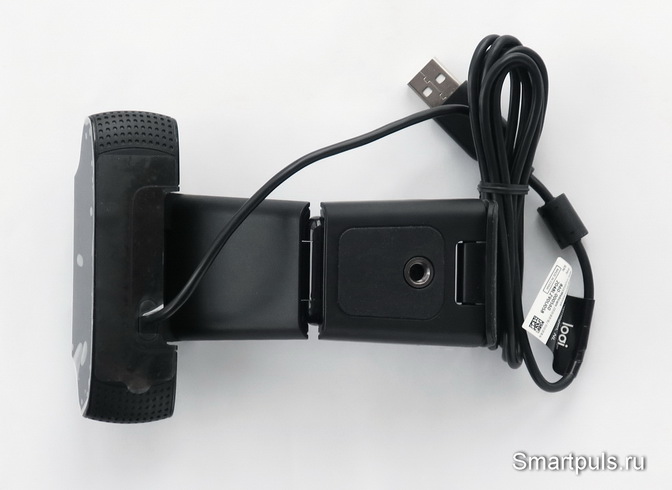 веб-камера Logitech HD Pro Webcam C920 - вид на подставку с резьбой для соединения со штативом