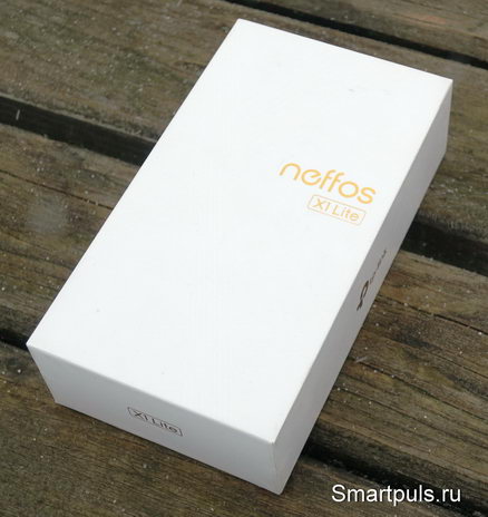 Упаковка телефона Neffos X1 Lite