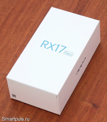 Упаковка телефона OPPO RX17 Neo