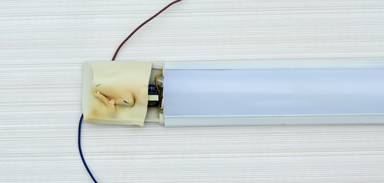 Линейный накладной светильник Wolta 36 Вт