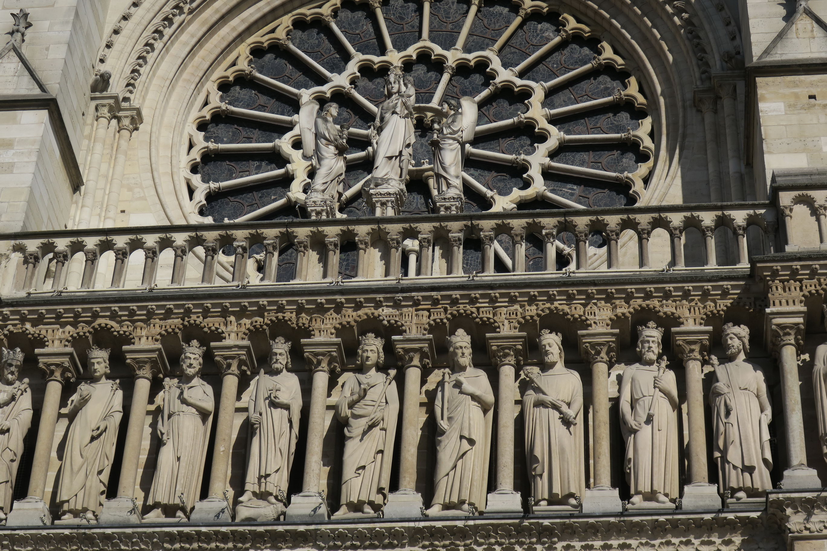 собор парижской богоматери фасад