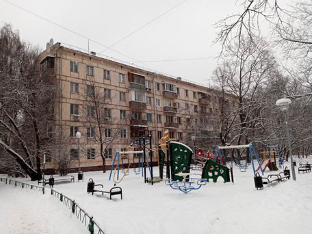 Московский дворик зимой