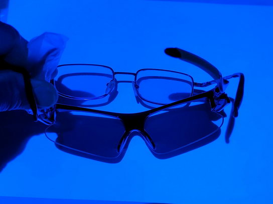 Фото велосипедных солнцезащитных очков в ультрафиолете