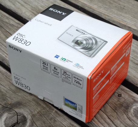 Упаковка фотоаппарата SONY Cyber-shot DSC-W830