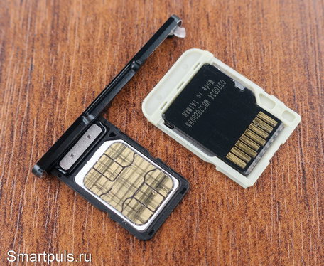 лотки для СИМ-карт и карты памяти смартфона Sony xperia xa2