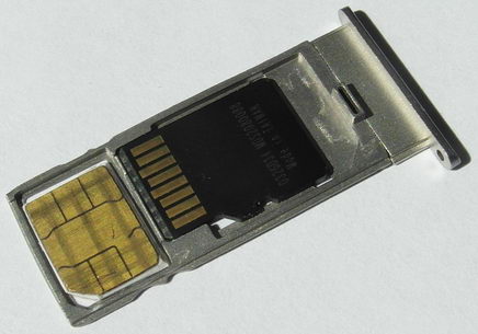 лоток для СИМок и карты памяти micro SD