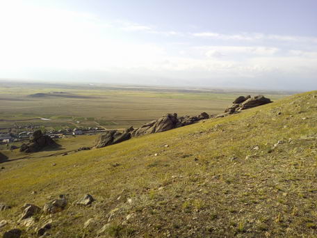 "Саксонский замок" на фоне села Суво (Баргузинская долина). Снято смартфоном Umidigi Z1