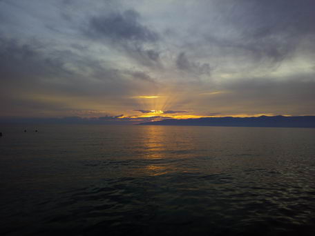 Закат на берегу Баргузинского залива.